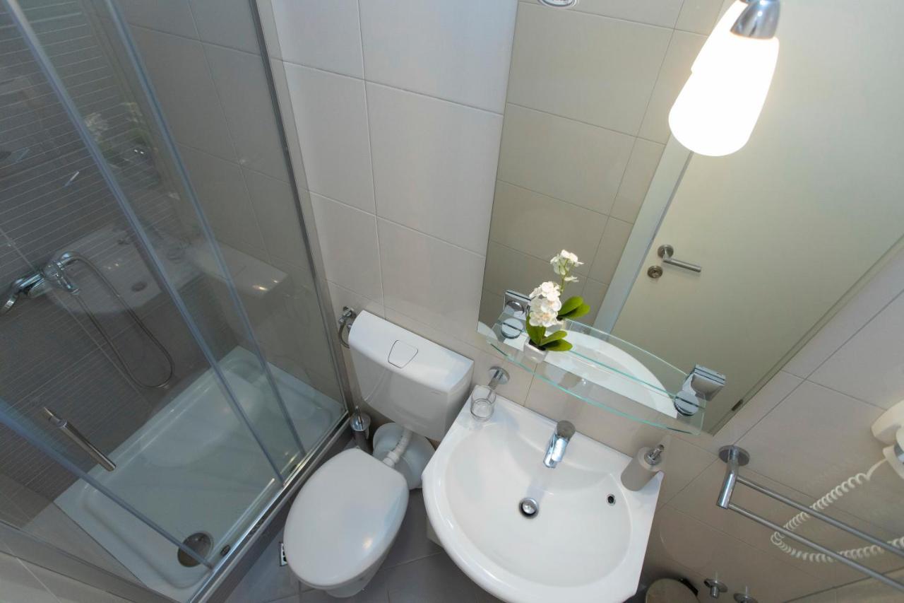 Villa Milenka - Apartmani Gorana Tučepi Buitenkant foto
