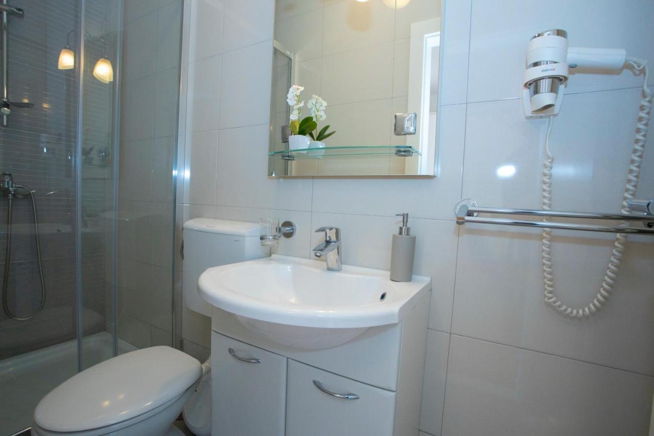Villa Milenka - Apartmani Gorana Tučepi Buitenkant foto