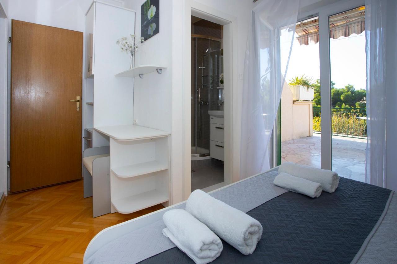 Villa Milenka - Apartmani Gorana Tučepi Buitenkant foto