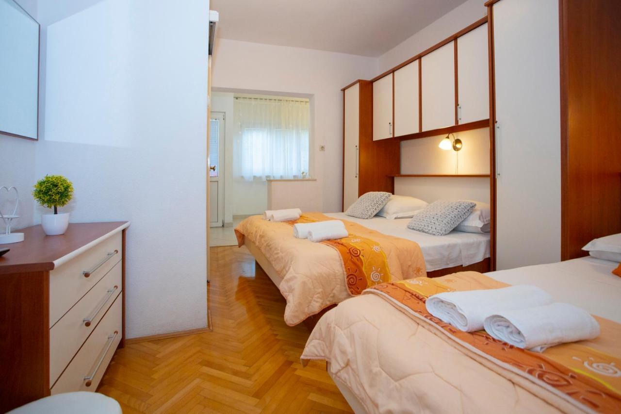 Villa Milenka - Apartmani Gorana Tučepi Kamer foto