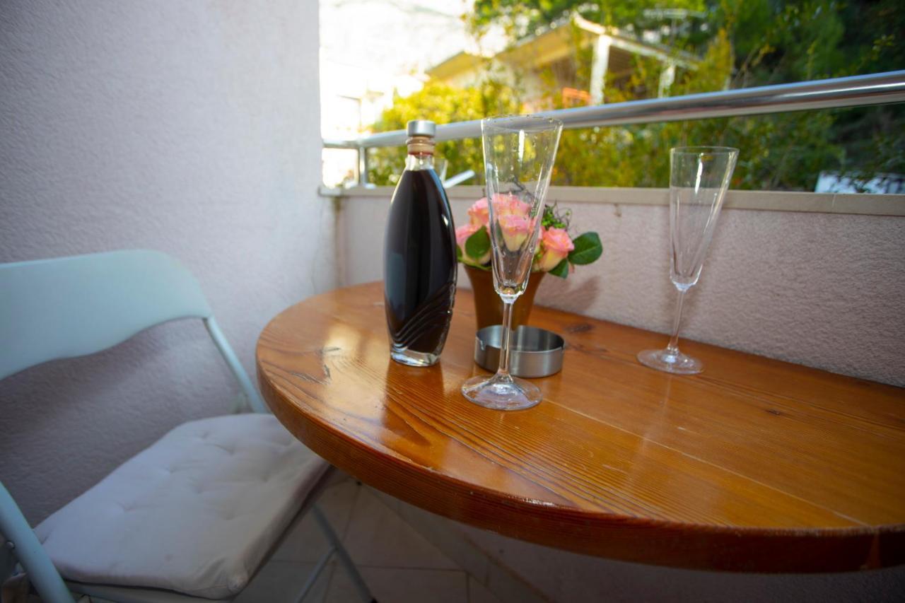 Villa Milenka - Apartmani Gorana Tučepi Buitenkant foto