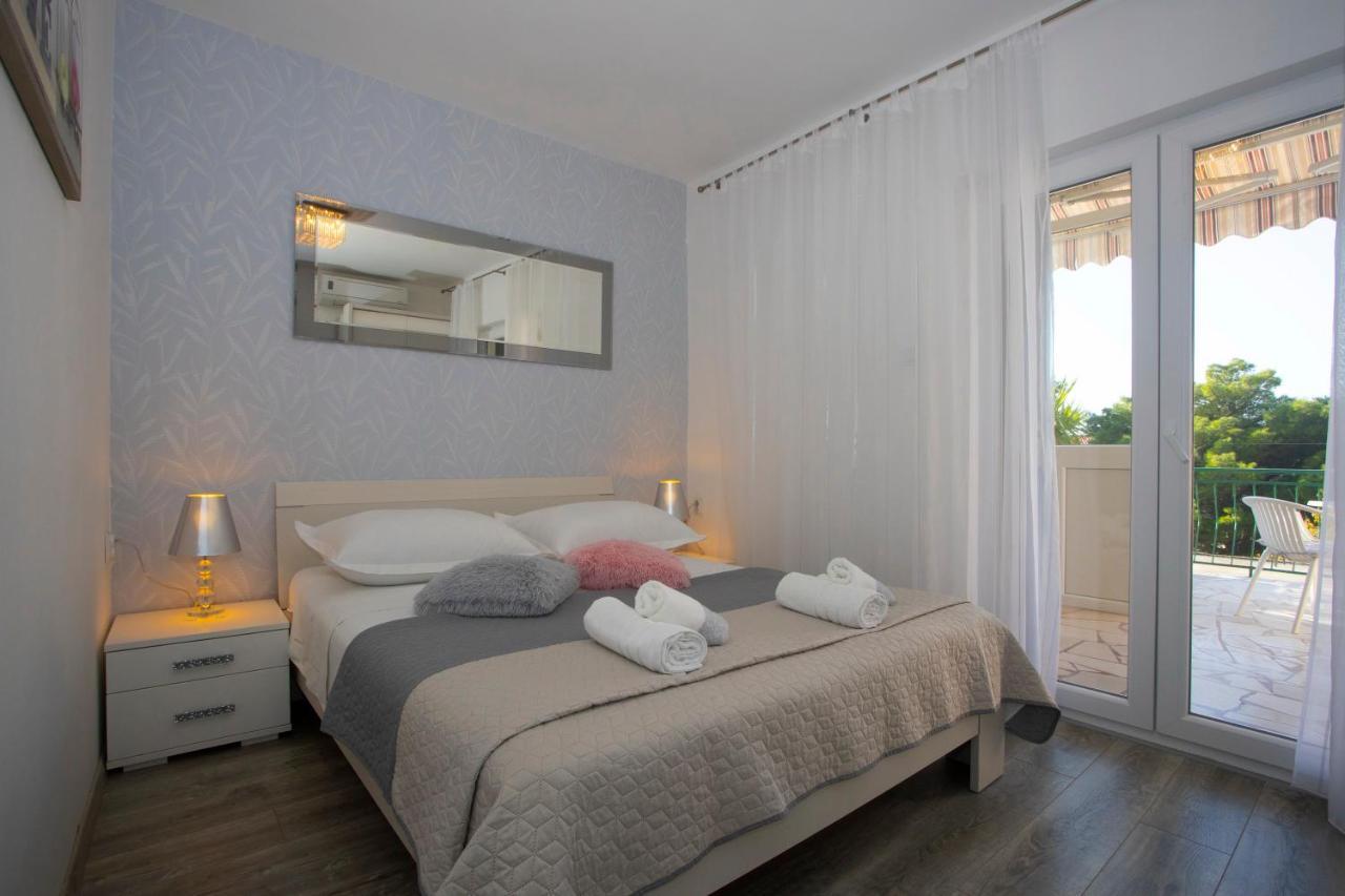 Villa Milenka - Apartmani Gorana Tučepi Buitenkant foto