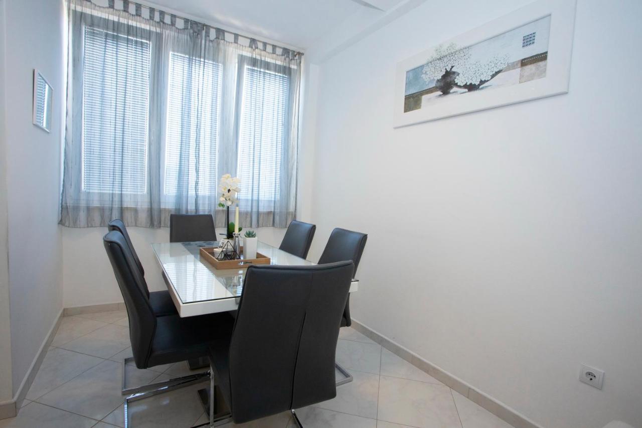 Villa Milenka - Apartmani Gorana Tučepi Buitenkant foto
