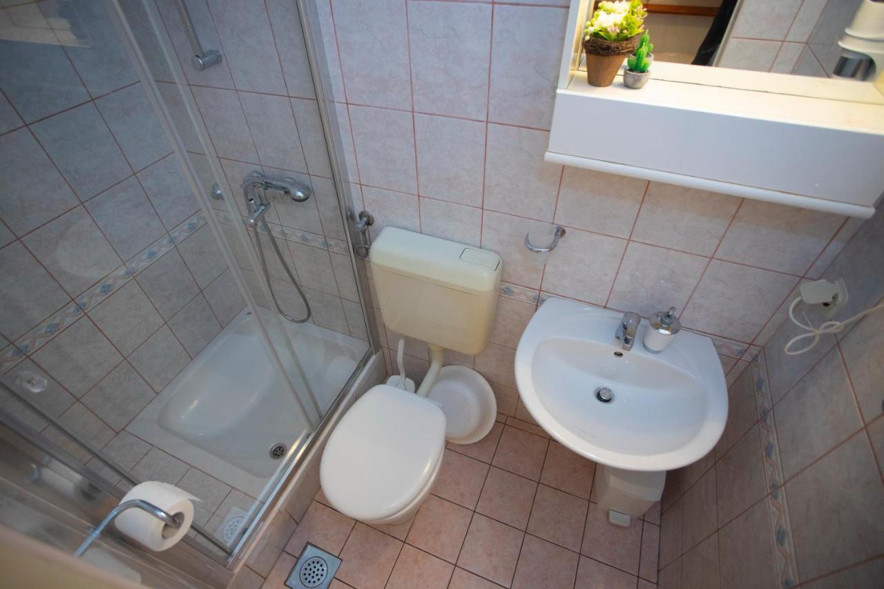 Villa Milenka - Apartmani Gorana Tučepi Buitenkant foto