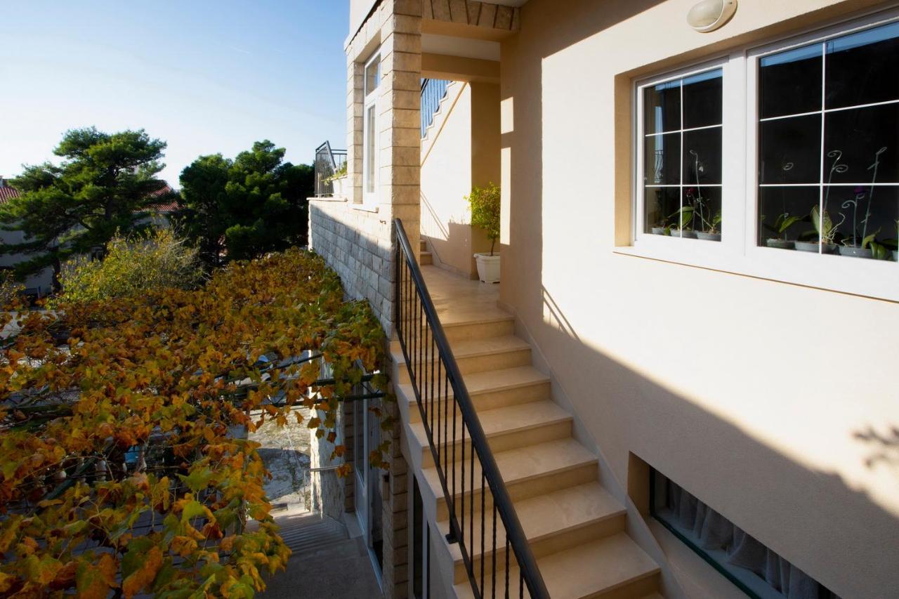 Villa Milenka - Apartmani Gorana Tučepi Buitenkant foto